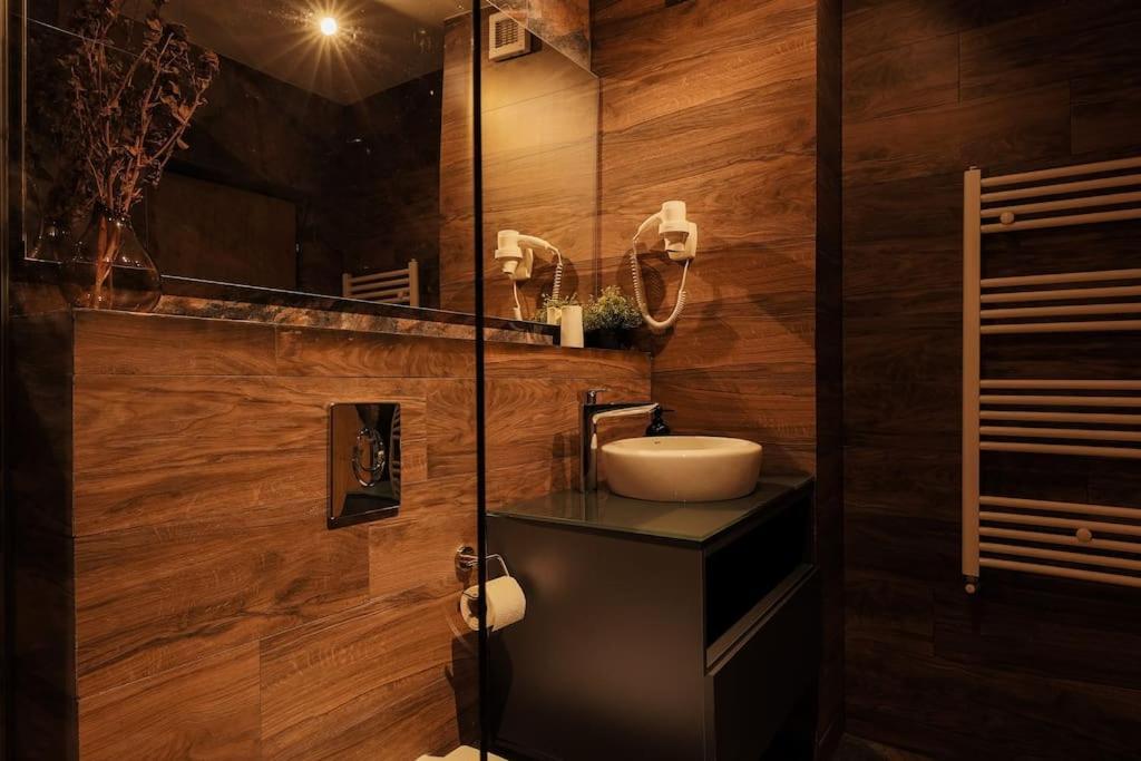 Nest Inn Magic Apartment คลูจ-นาโปกา ภายนอก รูปภาพ