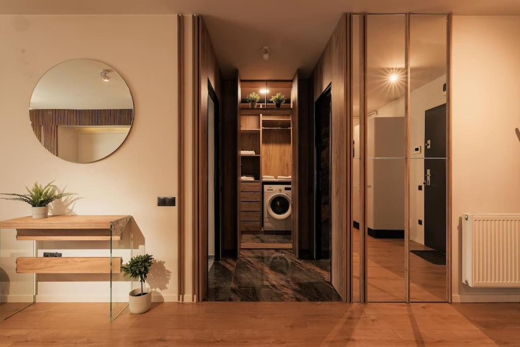 Nest Inn Magic Apartment คลูจ-นาโปกา ภายนอก รูปภาพ