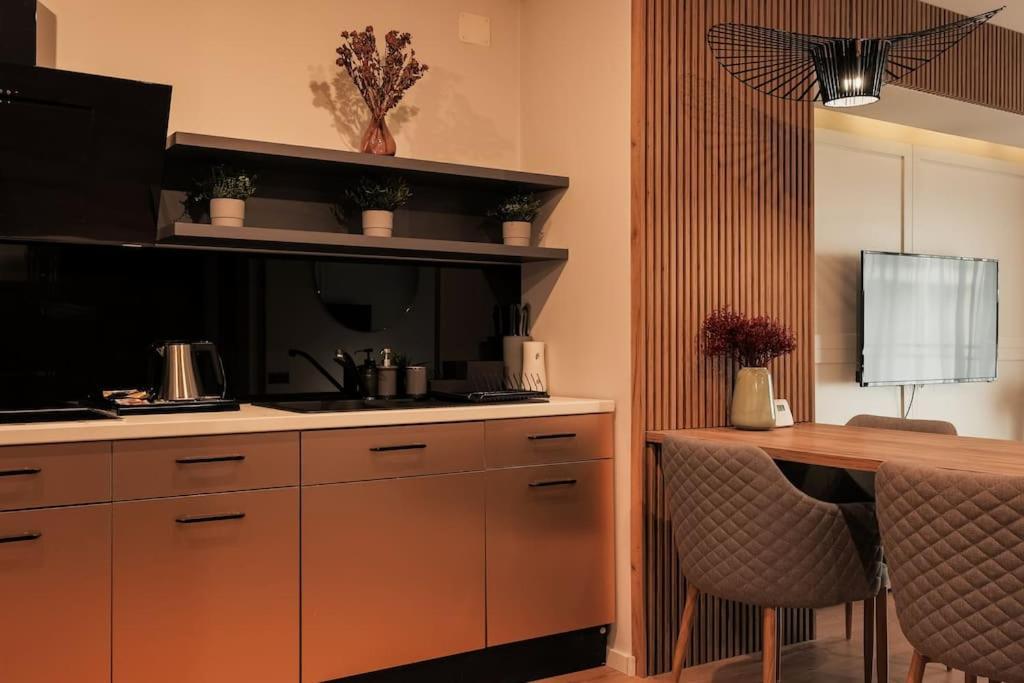 Nest Inn Magic Apartment คลูจ-นาโปกา ภายนอก รูปภาพ