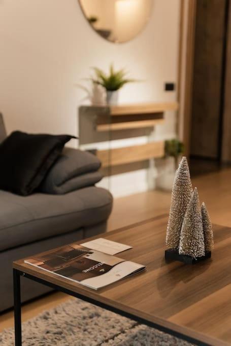 Nest Inn Magic Apartment คลูจ-นาโปกา ภายนอก รูปภาพ